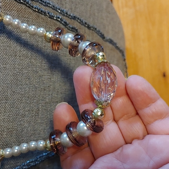 💚Triple Strand Statement Necklace - Picture 6 of 6